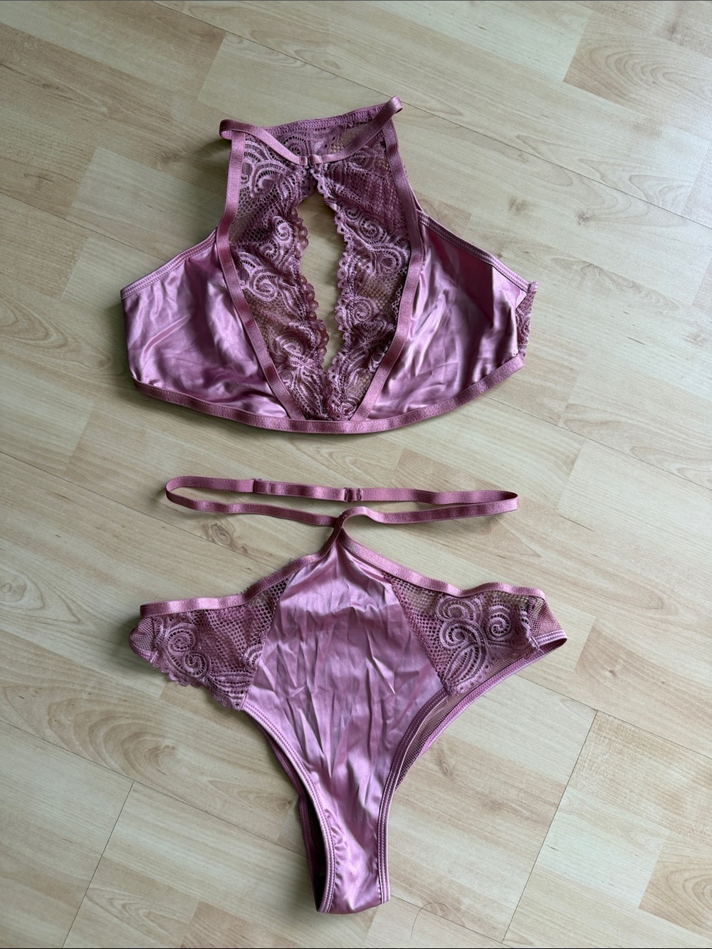 Lace-Trim Halter Bralette & Thong Set - Mauve Pink